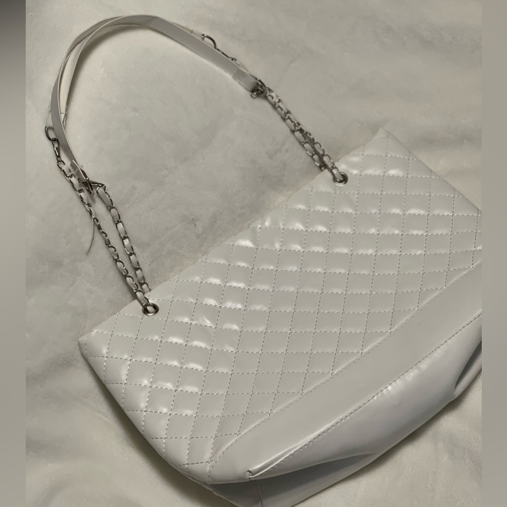 Purse - Picture 1 of 3